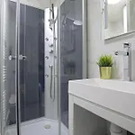 Appartement Balcony Near Buttes Chaumont Paris